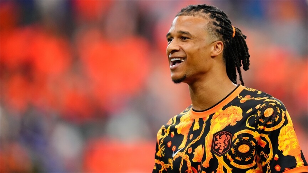 Nathan Ake, Fenerbahçe’nin kampına katılmak üzere Avusturya’ya geldi Nathan Ake, Fenerbahçe’nin kampına katılmak üzere Avusturya’ya geldi