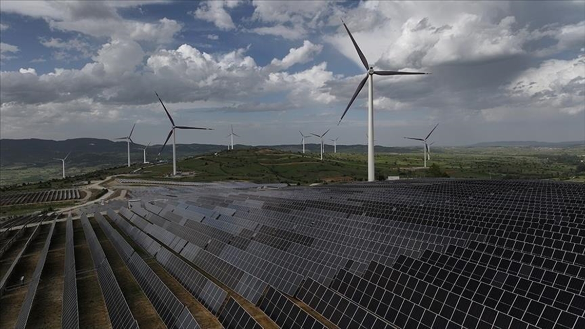Ön lisanslı depolamalı elektrik projelerinin kurulu gücü 28 bin megavatı aştı