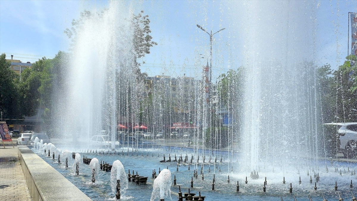 Özbekistan’da “çilla” sıcakları hayatı zorluyor Özbekistan’da “çilla” sıcakları hayatı zorluyor