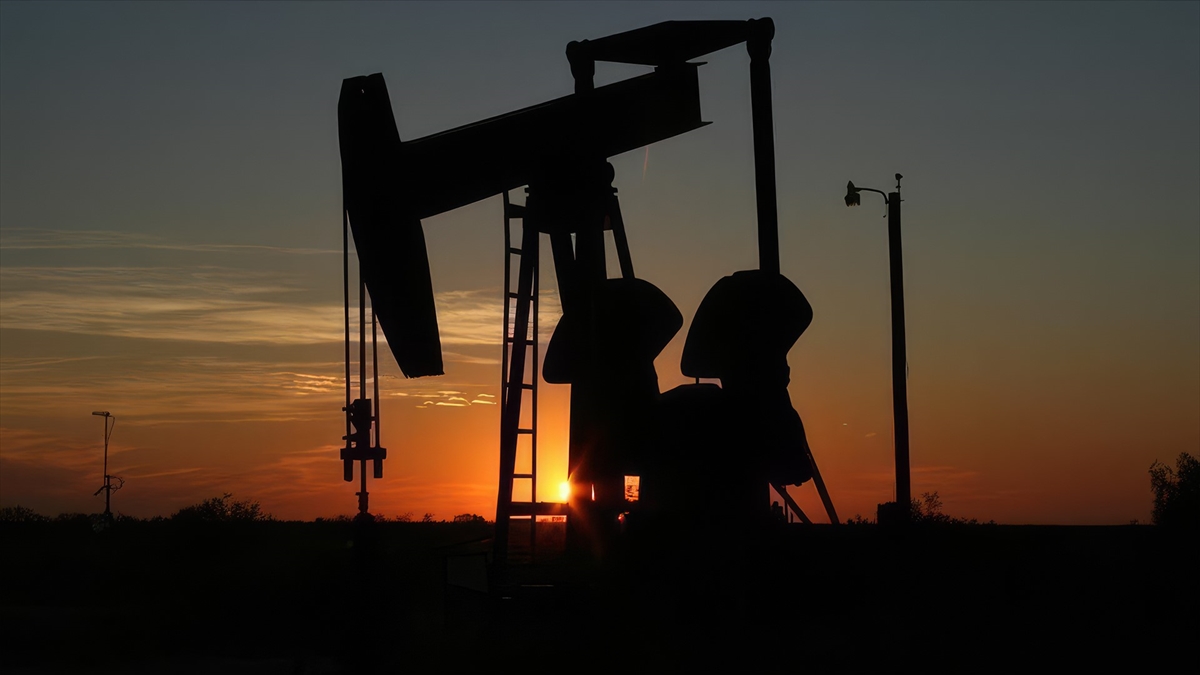 Petrol fiyatları, ABD’nin İran’a yönelik saldırıları ve İran’ın misillemeleriyle yaklaşık yüzde 5 arttı Petrol fiyatları, ABD’nin İran’a yönelik saldırıları ve İran’ın misillemeleriyle yaklaşık yüzde 5 arttı
