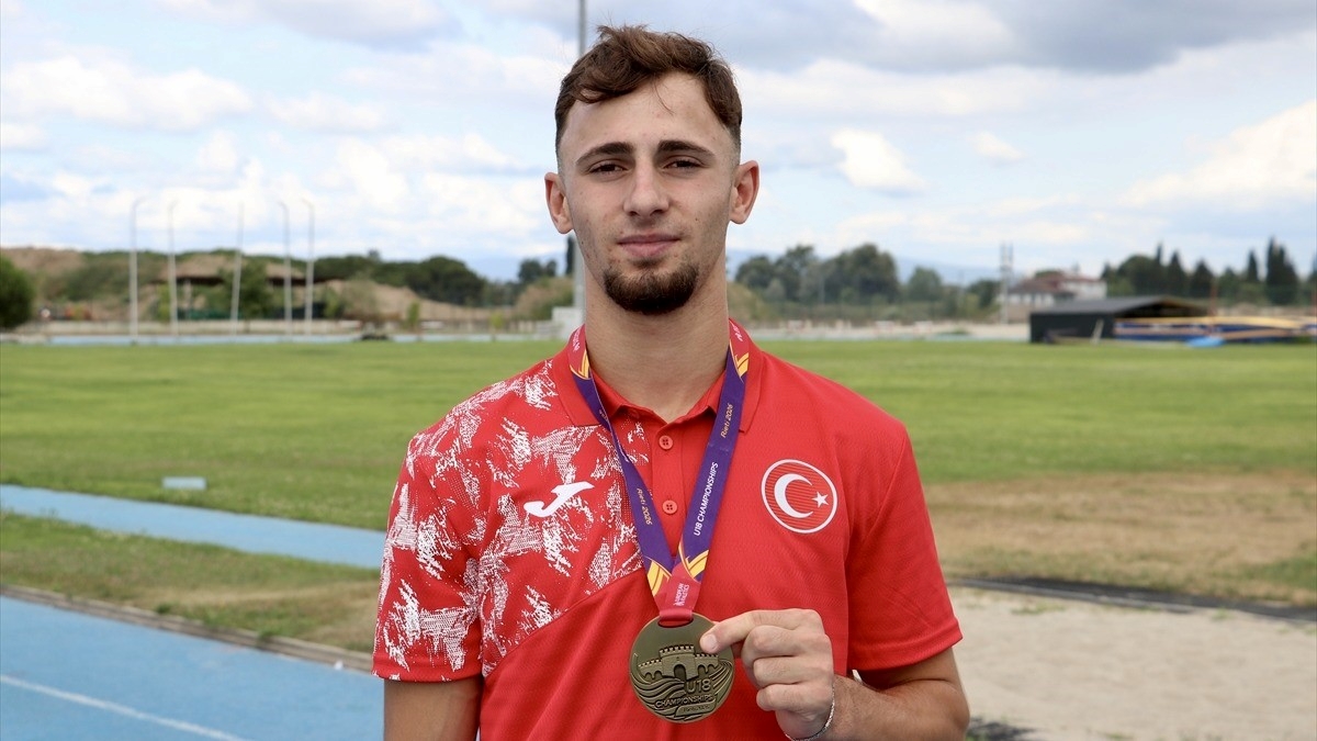 Rekortmen Avrupa şampiyonu genç milli atlet gözünü dünya rekoruna dikti Rekortmen Avrupa şampiyonu genç milli atlet gözünü dünya rekoruna dikti