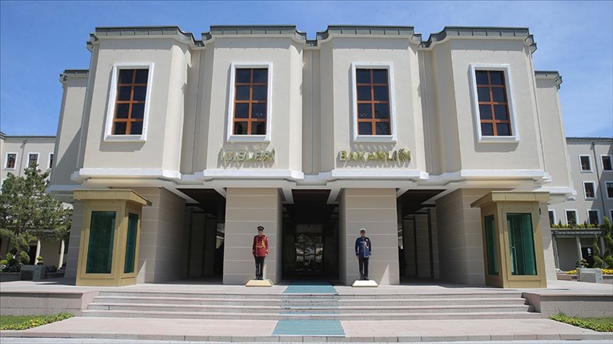 Şanlıurfa’da bir çocuğun sahipsiz köpeğin saldırısına uğramasıyla ilgili müfettiş görevlendirildi Şanlıurfa’da bir çocuğun sahipsiz köpeğin saldırısına uğramasıyla ilgili müfettiş görevlendirildi