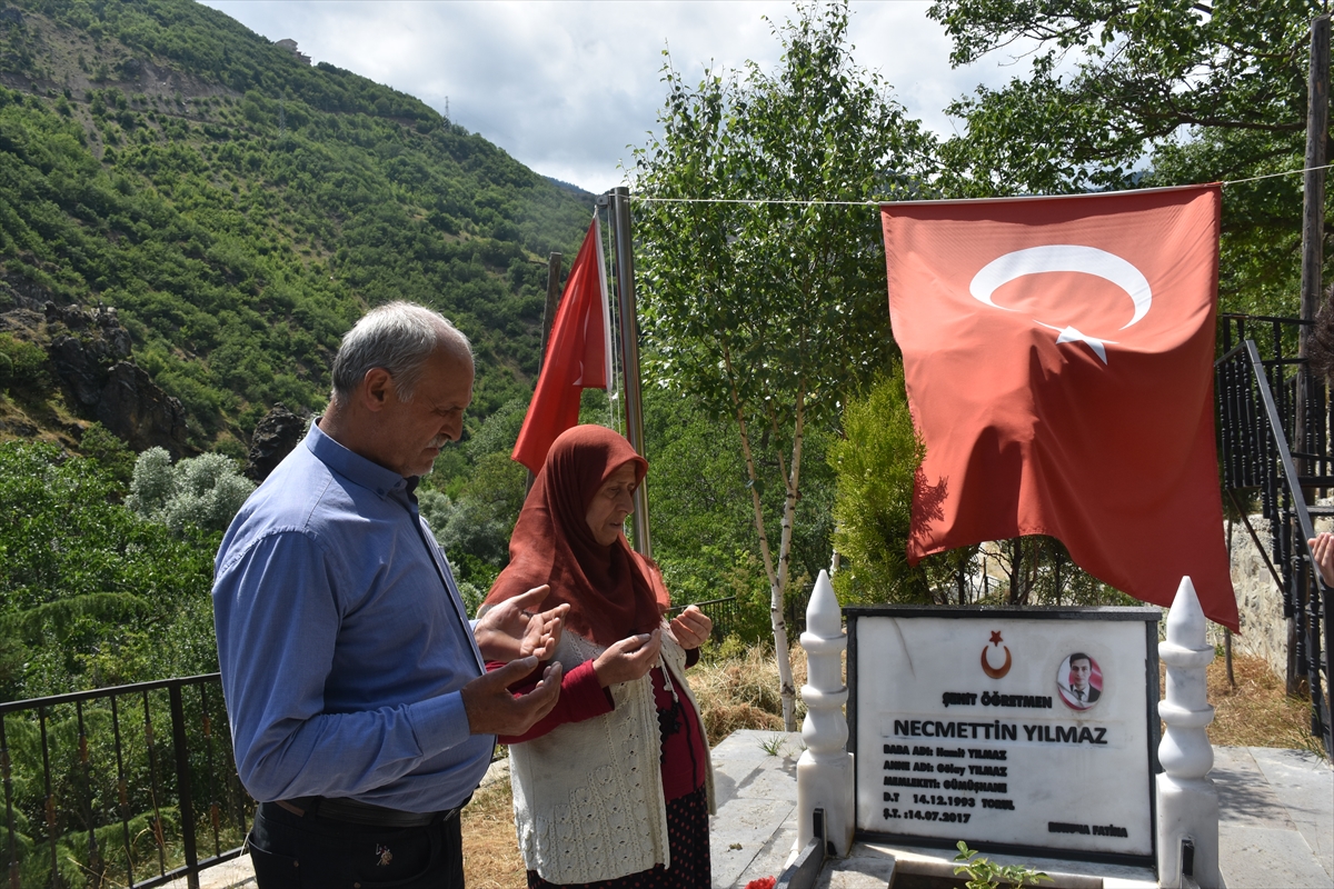Şehit öğretmen Necmettin Yılmaz’ın ailesinin acısı ilk günkü gibi taze Şehit öğretmen Necmettin Yılmaz’ın ailesinin acısı ilk günkü gibi taze