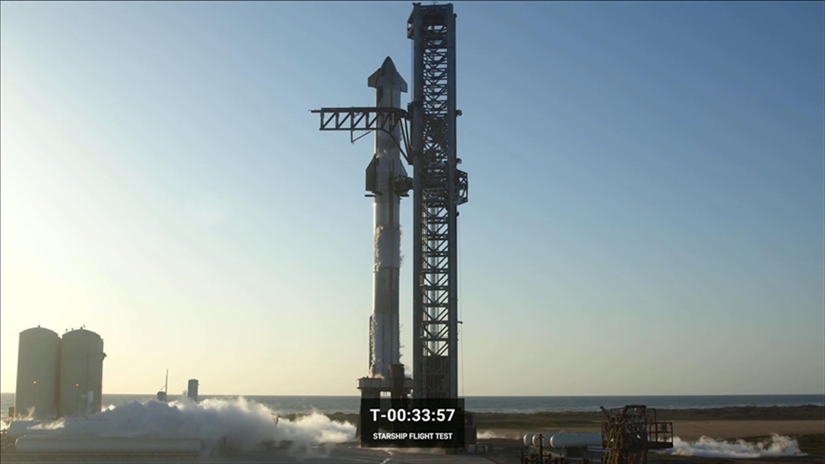 SpaceX’in Starship roketinin 13. test uçuşu, motorlardan bazılarının çalışmaması nedeniyle iptal edildi