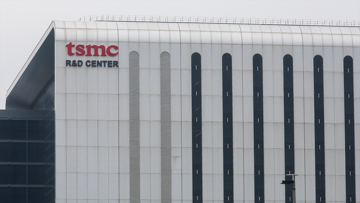 Tayvan merkezli yarı iletken üreticisi TSMC, ABD’ye 100 milyar dolarlık ek yatırım planlıyor Tayvan merkezli yarı iletken üreticisi TSMC, ABD’ye 100 milyar dolarlık ek yatırım planlıyor