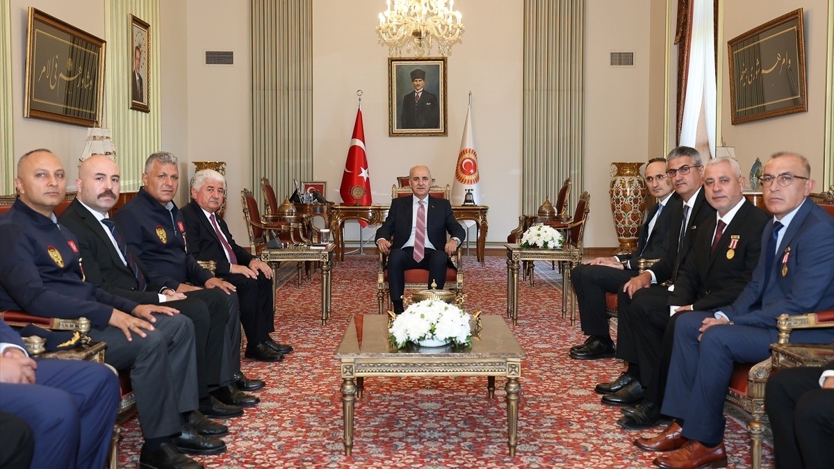 TBMM Başkanı Kurtulmuş’tan 15 Temmuz gazilerine “Teşekkür Beratı” takdimi TBMM Başkanı Kurtulmuş’tan 15 Temmuz gazilerine “Teşekkür Beratı” takdimi