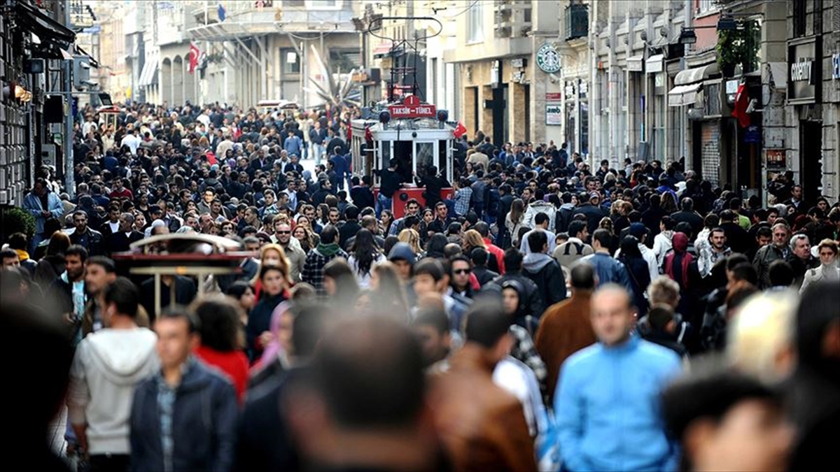 Türkiye, 86 milyon 92 bin 168 kişiyle nüfus büyüklüğüne göre 194 ülke arasında 18’inci sırada yer aldı Türkiye, 86 milyon 92 bin 168 kişiyle nüfus büyüklüğüne göre 194 ülke arasında 18’inci sırada yer aldı