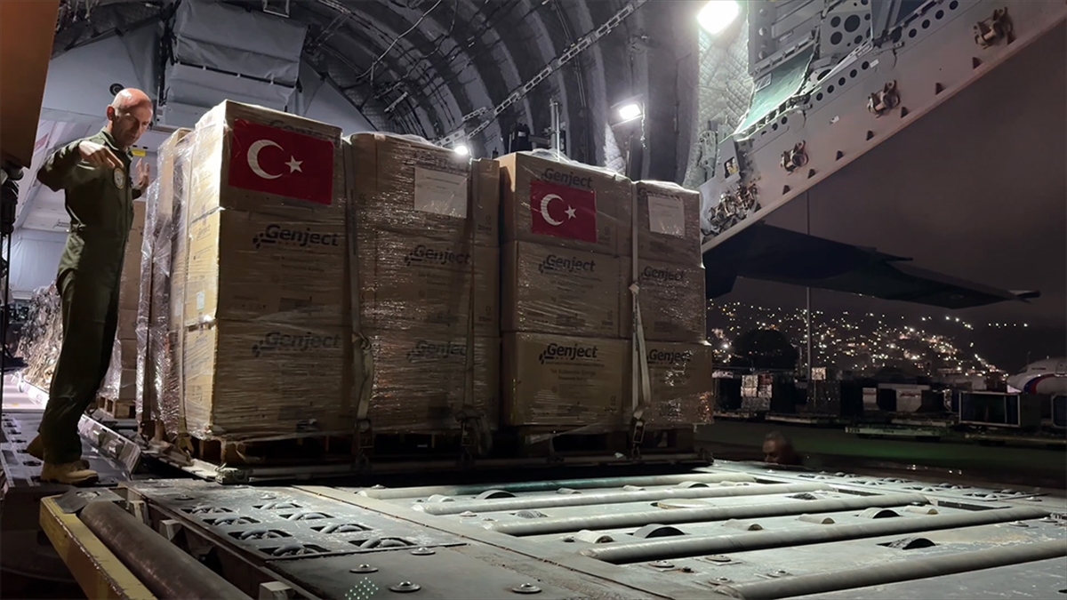Türkiye’den gönderilen 30 ton insani yardım malzemesi Venezuela’ya ulaştı Türkiye’den gönderilen 30 ton insani yardım malzemesi Venezuela’ya ulaştı
