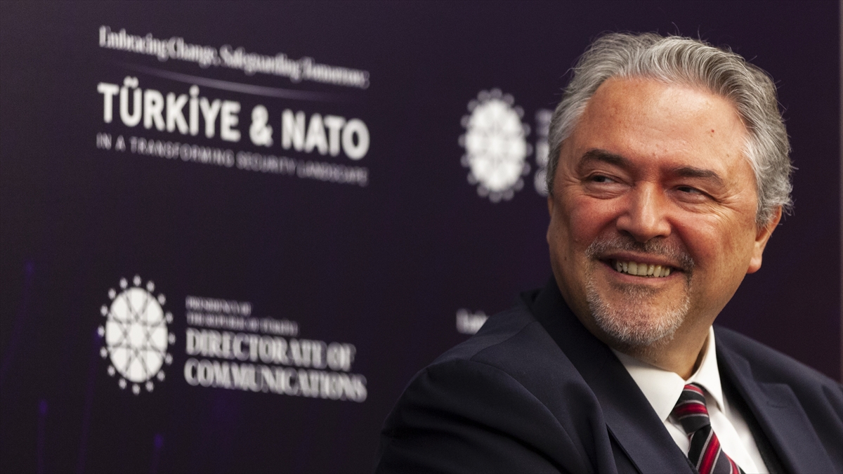 Türkiye’nin NATO Daimi Temsilcisi Öztürk’e göre, Ankara’daki zirveden temel beklenti “dayanışma” sergilenmesi Türkiye’nin NATO Daimi Temsilcisi Öztürk’e göre, Ankara’daki zirveden temel beklenti “dayanışma” sergilenmesi