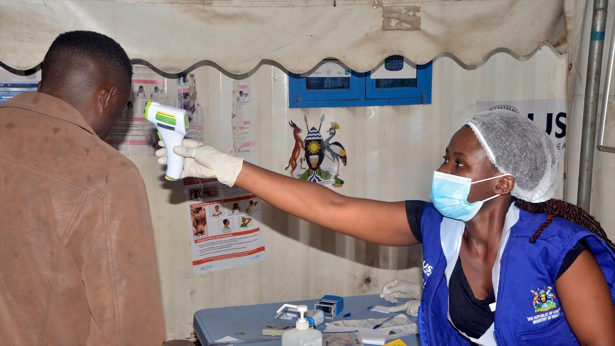 Uganda’nın “Ebola’dan arındırılmış ülke” ilan edilmesi için 42 günlük gözlem süreci başlıyor Uganda’nın “Ebola’dan arındırılmış ülke” ilan edilmesi için 42 günlük gözlem süreci başlıyor