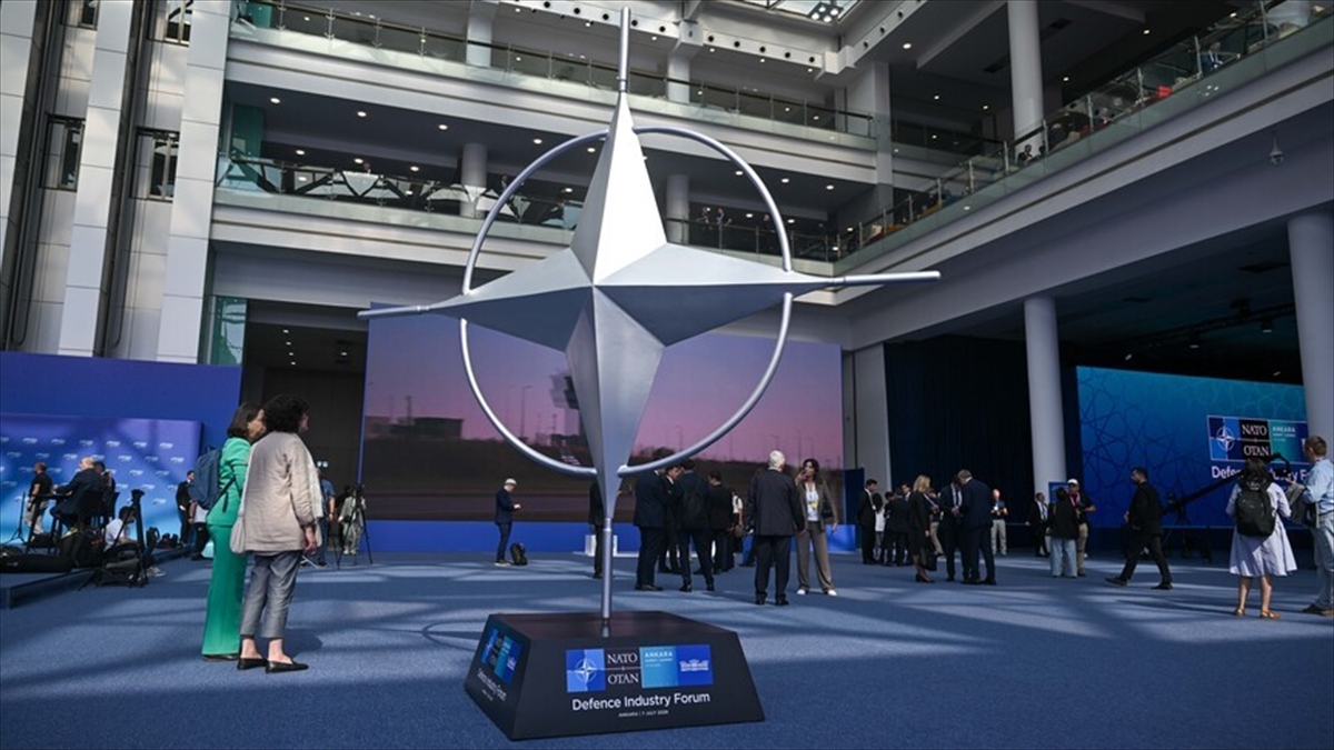 Uluslararası basın Ankara’daki NATO Zirvesi’nin ardından Türkiye’yi manşetlerine taşıdı Uluslararası basın Ankara’daki NATO Zirvesi’nin ardından Türkiye’yi manşetlerine taşıdı