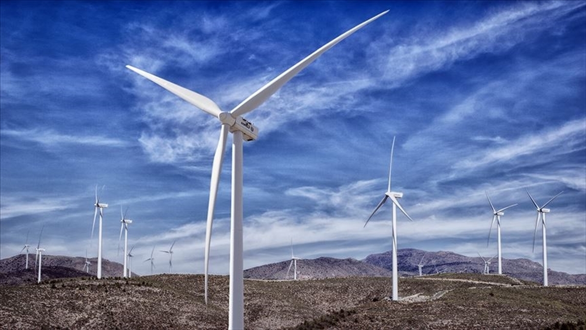 Yenilenebilir enerji geçen yıl 480 milyar dolarlık fosil yakıt maliyetinin önüne geçti Yenilenebilir enerji geçen yıl 480 milyar dolarlık fosil yakıt maliyetinin önüne geçti