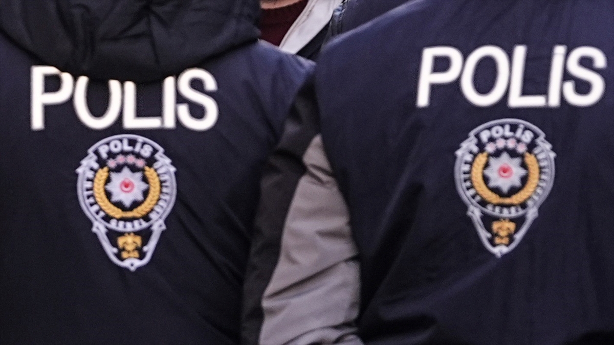 Yılın ilk 6 ayında 31 ülkeden 197 suçlu Türkiye’ye iade edildi Yılın ilk 6 ayında 31 ülkeden 197 suçlu Türkiye’ye iade edildi