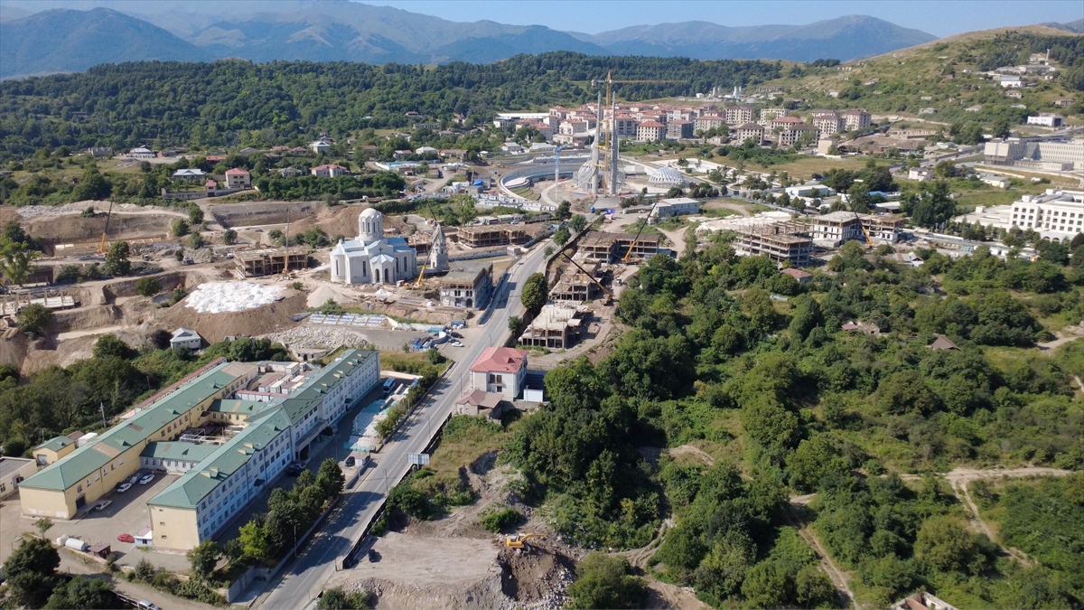 Anadolu Ajansı, yeniden imar çalışmalarının sürdüğü Şuşa’yı havadan görüntüledi