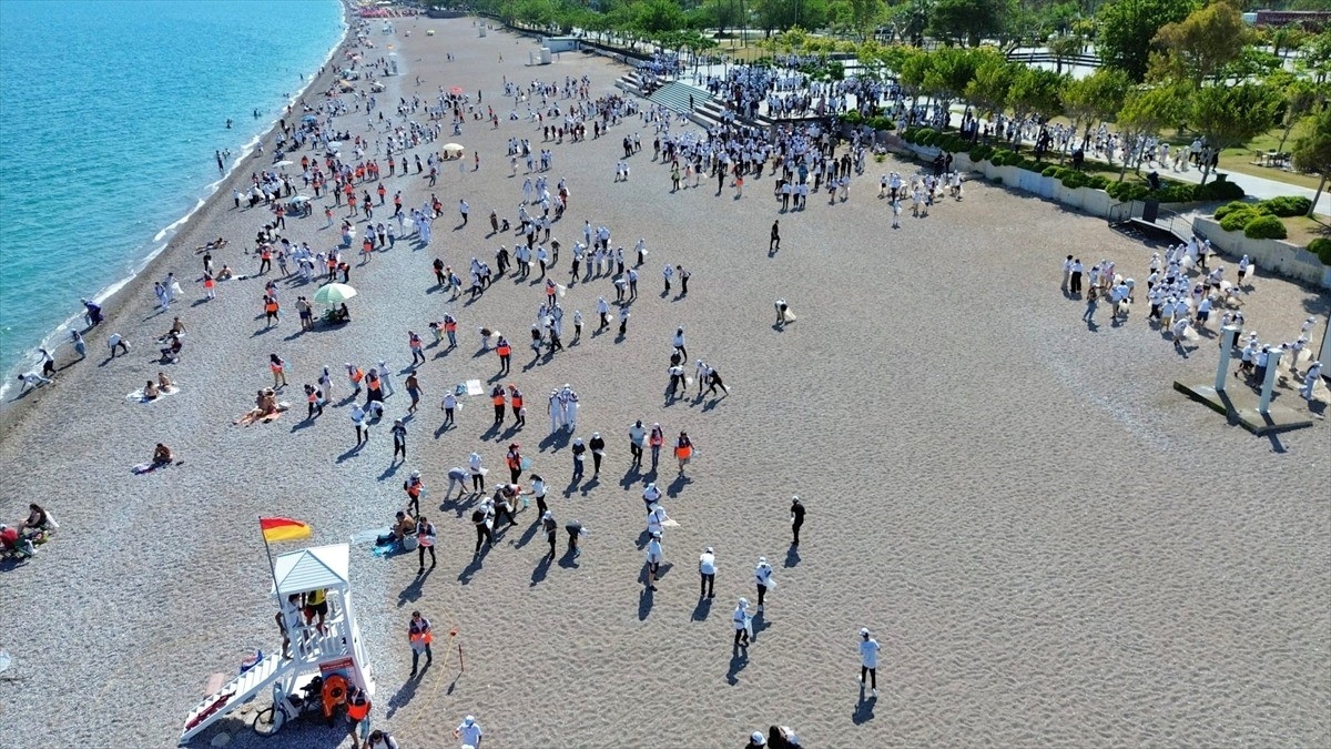 Antalya’da “Mavi Akdeniz” için koruma kalkanı oluşturuldu