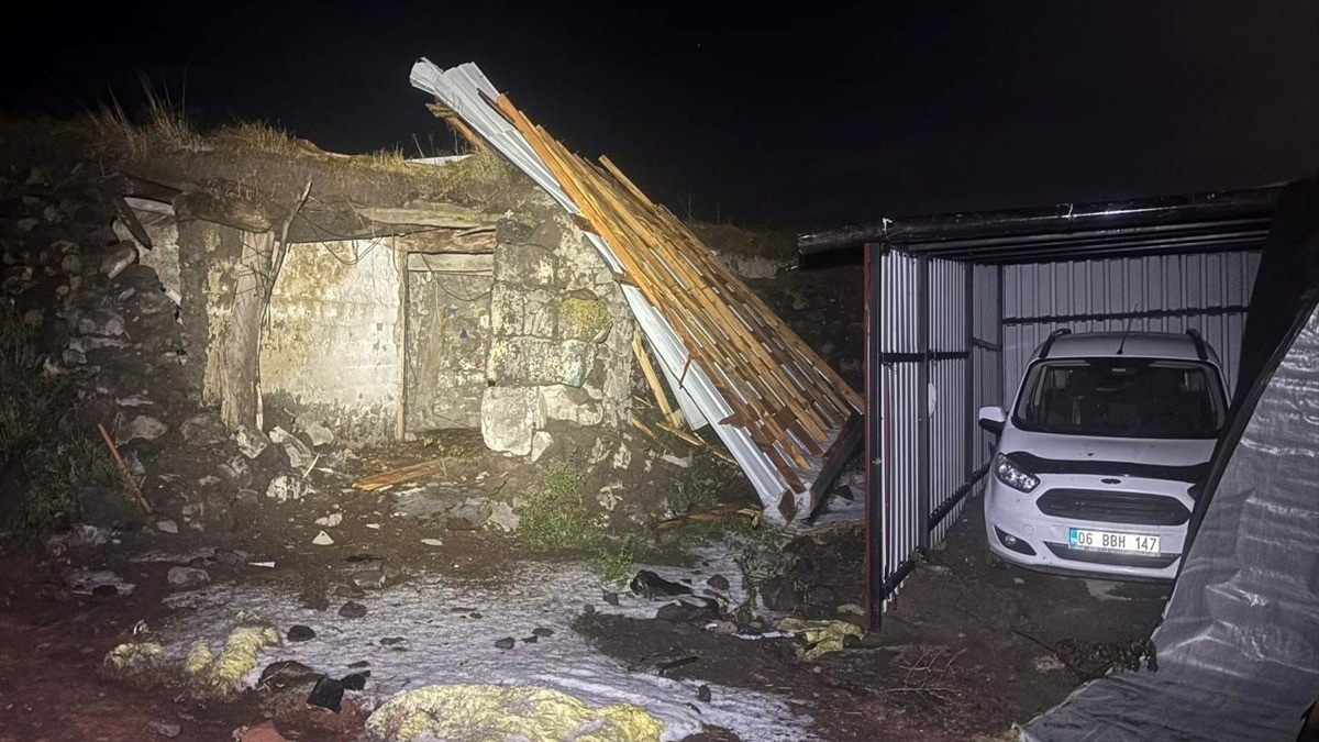 Ardahan’da sağanak, dolu ve şiddetli rüzgar etkili oldu Ardahan’da sağanak, dolu ve şiddetli rüzgar etkili oldu