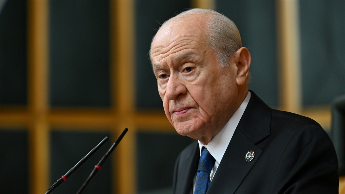 Bahçeli: Aziz şehit ve gazilerimiz ile muhterem ailelerinin hatıralarına en küçük leke sürdürülmemiştir