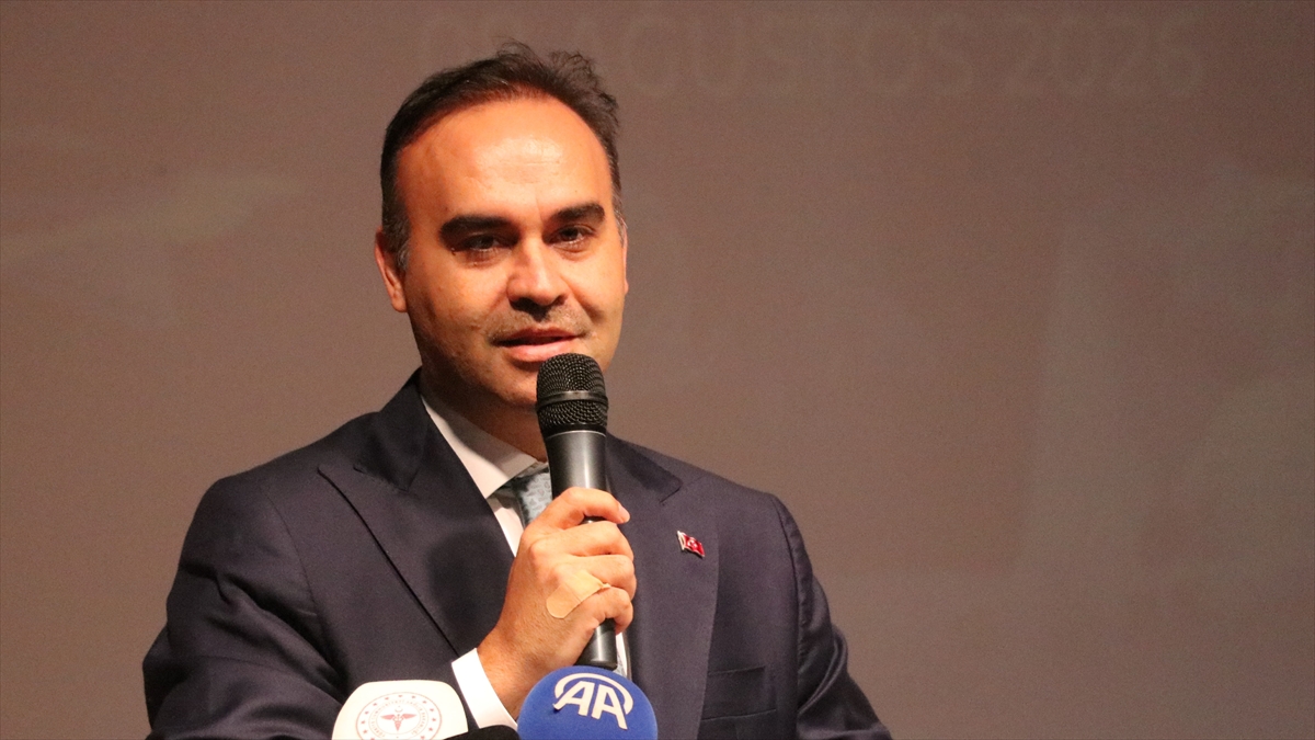 Bakan Kacır: Üretimin, yatırımın, istihdamın, ihracatın yanında olmaya devam edeceğiz Bakan Kacır: Üretimin, yatırımın, istihdamın, ihracatın yanında olmaya devam edeceğiz