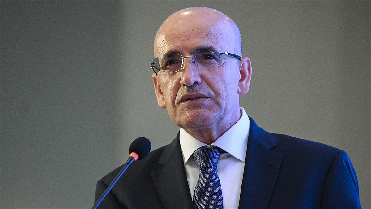 Bakan Şimşek: Jeopolitik gelişmelerin olumsuz etkilerine rağmen mali disiplini koruyoruz Bakan Şimşek: Jeopolitik gelişmelerin olumsuz etkilerine rağmen mali disiplini koruyoruz