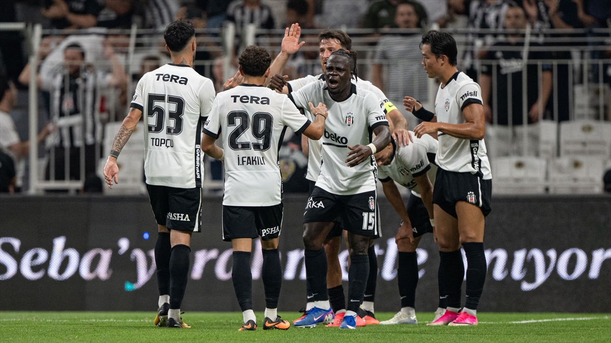 Beşiktaş Süper Lig’e sahasında iyi başlıyor