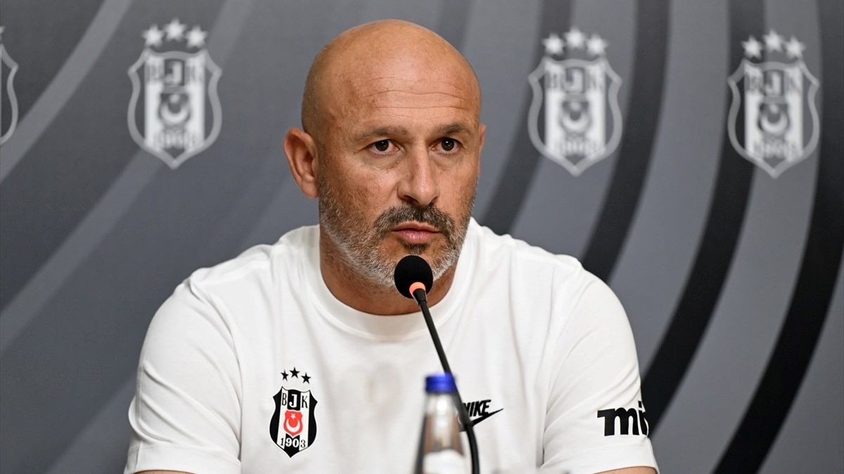 Beşiktaş Teknik Direktörü Vincenzo Italiano: Şu andaki tek odağımız ve hedefimiz Avrupa’da gruplara kalmak Beşiktaş Teknik Direktörü Vincenzo Italiano: Şu andaki tek odağımız ve hedefimiz Avrupa’da gruplara kalmak