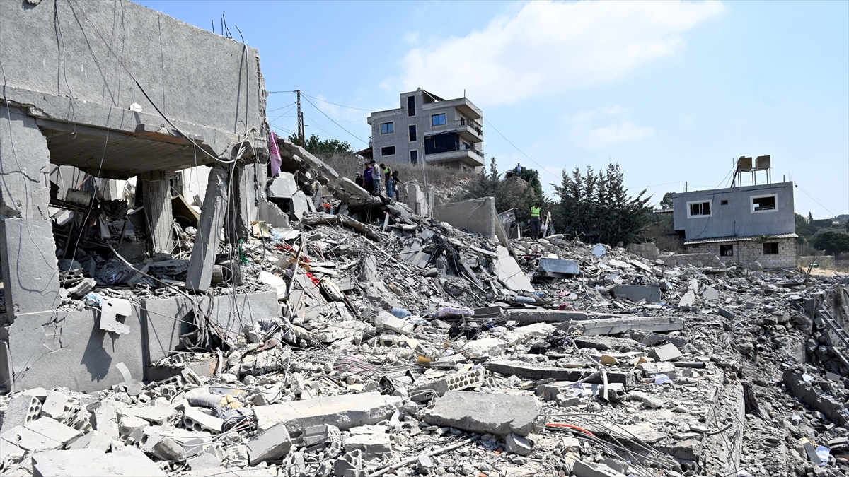 BM: İsrail 3 günde Lübnan’da 9 hava saldırısı, 265 füze atışı gerçekleştirdi