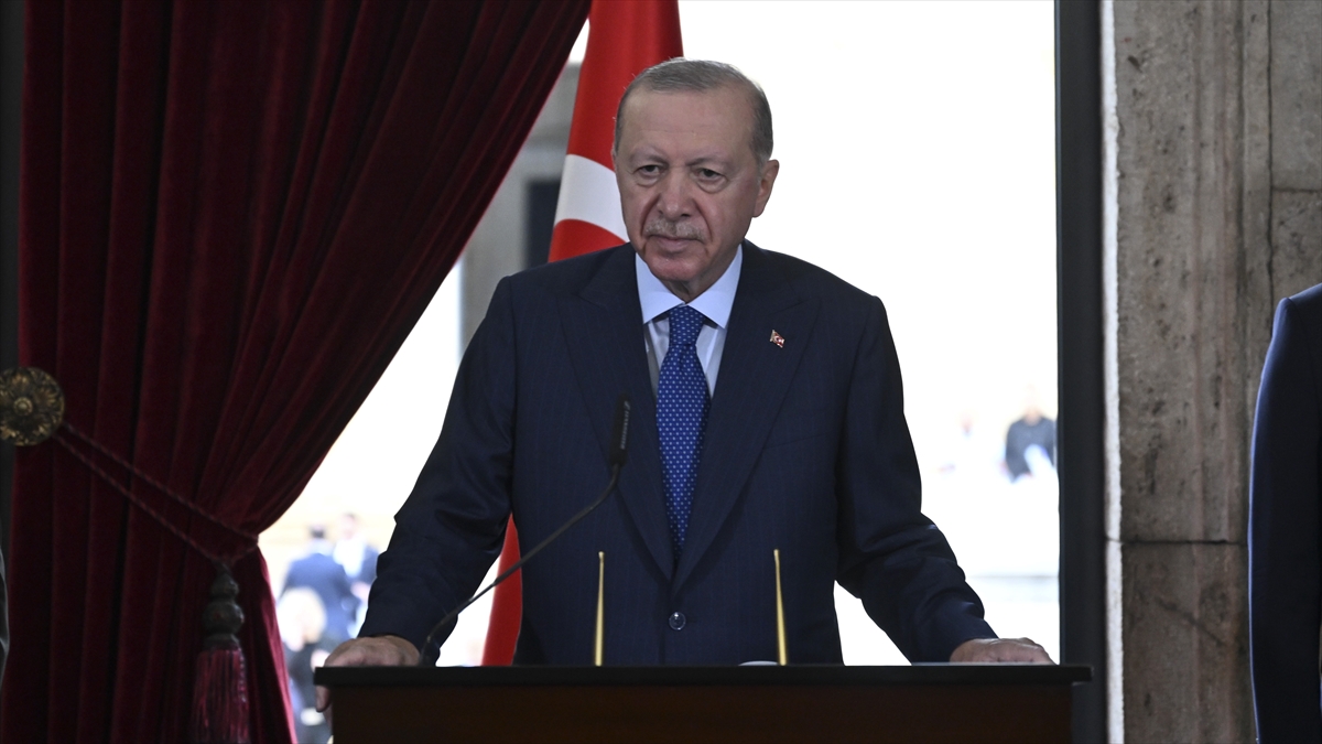 Cumhurbaşkanı Erdoğan: Milletimizin istiklaline kararlılıkla sahip çıkıyoruz Cumhurbaşkanı Erdoğan: Milletimizin istiklaline kararlılıkla sahip çıkıyoruz