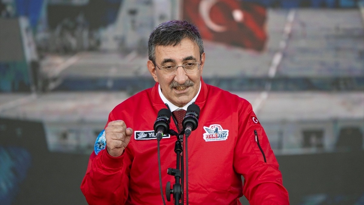 Cumhurbaşkanı Yardımcısı Yılmaz, TEKNOFEST Mavi Vatan’ı ziyaret etti Cumhurbaşkanı Yardımcısı Yılmaz, TEKNOFEST Mavi Vatan’ı ziyaret etti
