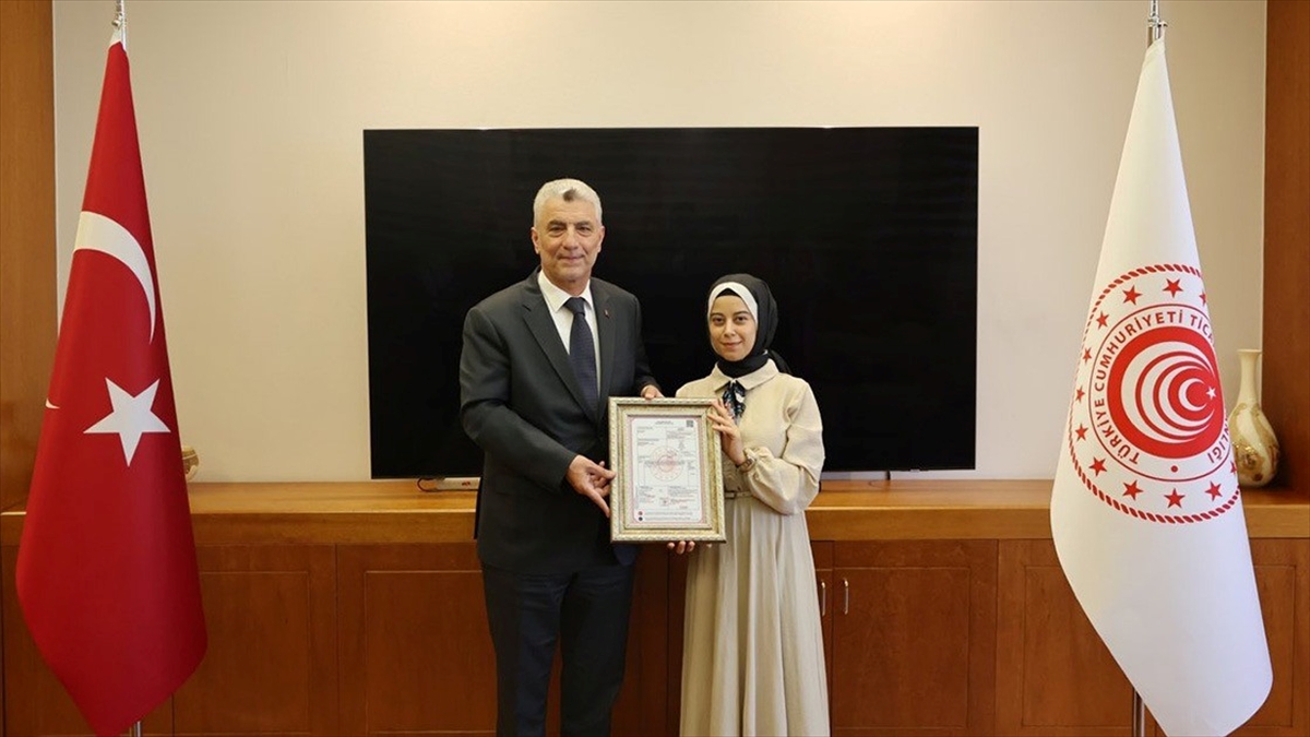 e-Ticarette kullanılan “A.TR Dolaşım Belgesi” sistemiyle ilk ihracat gerçekleştirildi e-Ticarette kullanılan “A.TR Dolaşım Belgesi” sistemiyle ilk ihracat gerçekleştirildi