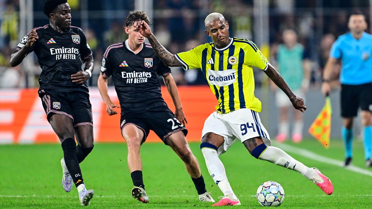 Fenerbahçe, yarın UEFA Şampiyonlar Ligi için sahaya çıkacak Fenerbahçe, yarın UEFA Şampiyonlar Ligi için sahaya çıkacak