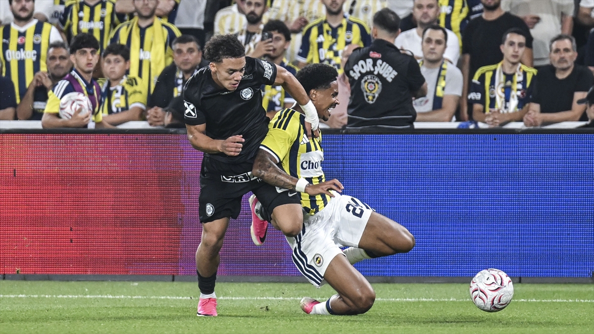 Fenerbahçeli futbolcu Oosterwolde’nin arka adale tendonunda kısmi yırtık tespit edildi