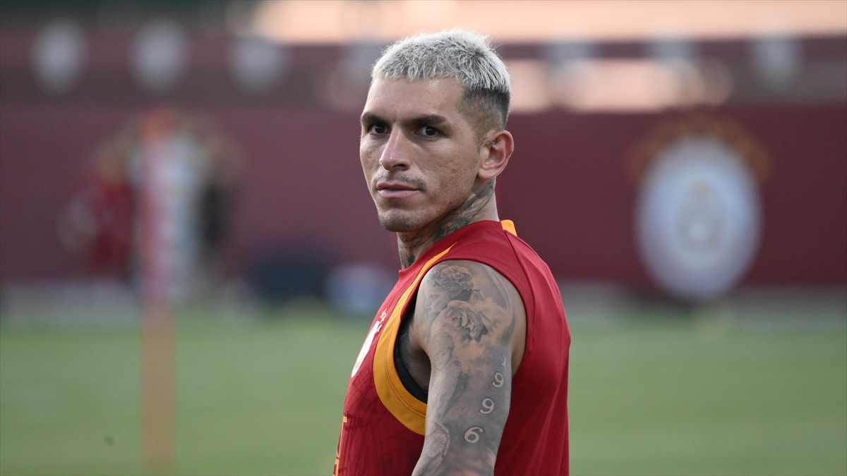 Galatasaraylı futbolcu Lucas Torreira’ya yumrukla saldıran şüpheli hakkında iddianame düzenlendi Galatasaraylı futbolcu Lucas Torreira’ya yumrukla saldıran şüpheli hakkında iddianame düzenlendi