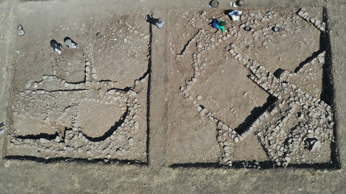Göbeklitepe’de yeni kazılarda dörtgen planlı yapılar ortaya çıkarıldı