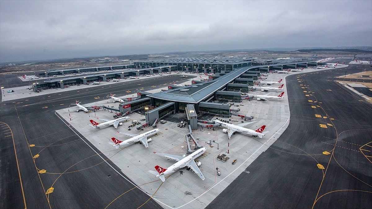 İstanbul Havalimanı’nda günlük 289 bin 260 yolcuyla Avrupa rekoru kırıldı İstanbul Havalimanı’nda günlük 289 bin 260 yolcuyla Avrupa rekoru kırıldı