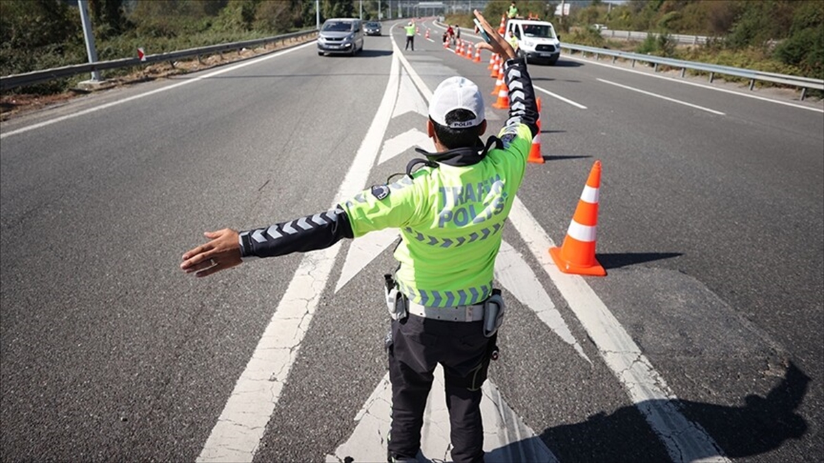 İstanbul’da Zafer Bayramı dolayısıyla yarın Vatan Caddesi trafiğe kapatılacak İstanbul’da Zafer Bayramı dolayısıyla yarın Vatan Caddesi trafiğe kapatılacak