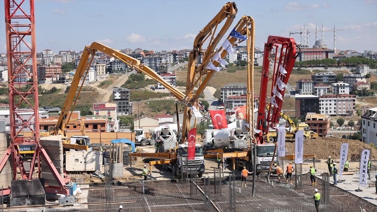 İstanbul’daki kentsel dönüşümde yeni temeller Arnavutköy’de atıldı