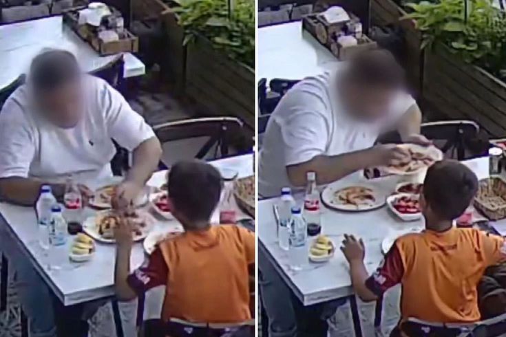Kamera her şeyi kaydetti! Çocuğunun yanında yaptığı rezilliği bakın… Kamera her şeyi kaydetti! Çocuğunun yanında yaptığı rezilliği bakın…
