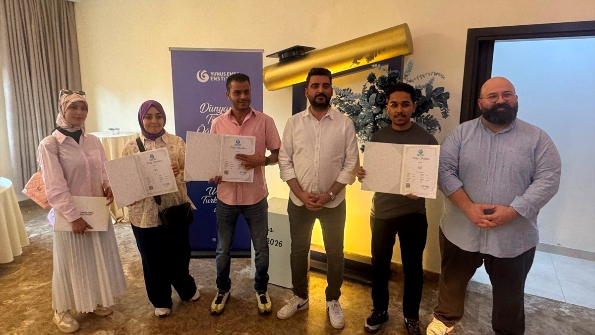 Libya’daki Yunus Emre Enstitüsü Türkçe kurslarında ilk mezuniyet heyecanı Libya’daki Yunus Emre Enstitüsü Türkçe kurslarında ilk mezuniyet heyecanı