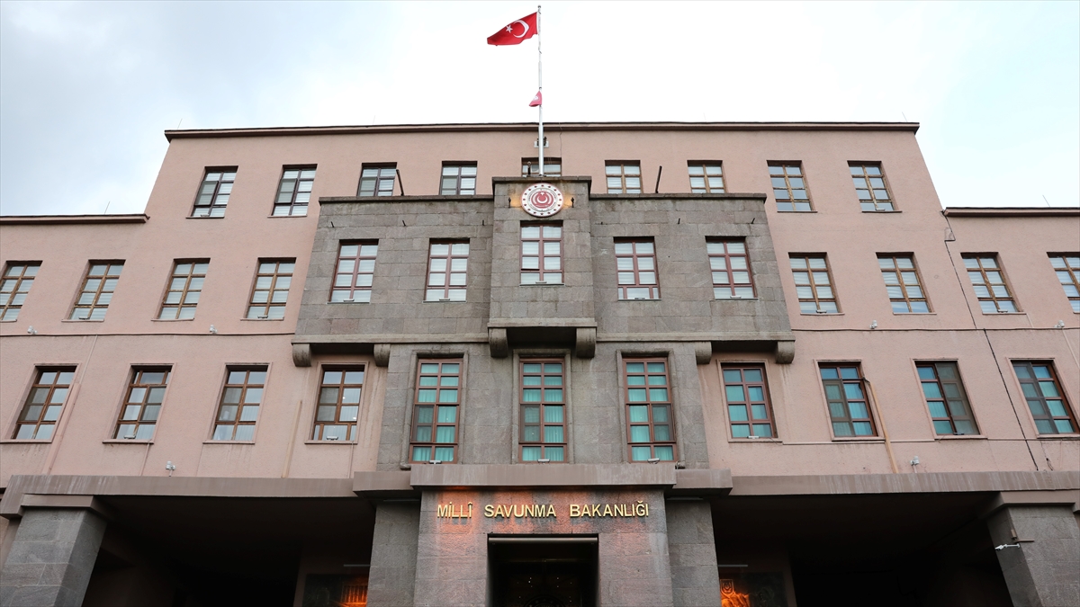 MSB: Yalova’da F-16 uçağı eğitim uçuşu sırasında kaza kırıma uğradı MSB: Yalova’da F-16 uçağı eğitim uçuşu sırasında kaza kırıma uğradı