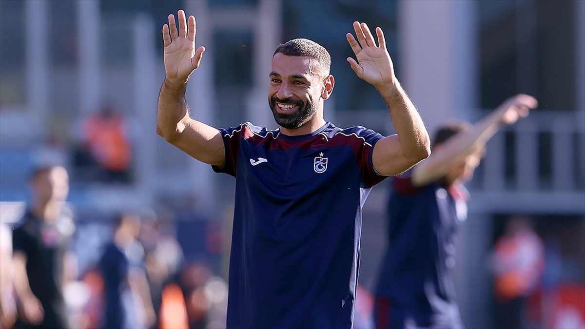 Muhammed Salah’ın Trabzonspor forması kısa sürede Kahire’de spor mağazalarında yayıldı Muhammed Salah’ın Trabzonspor forması kısa sürede Kahire’de spor mağazalarında yayıldı