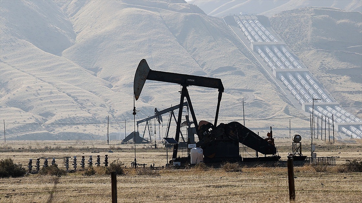 OPEC+ üyesi 7 ülke, eylülde petrol üretimini günlük 188 bin varil artıracak OPEC+ üyesi 7 ülke, eylülde petrol üretimini günlük 188 bin varil artıracak