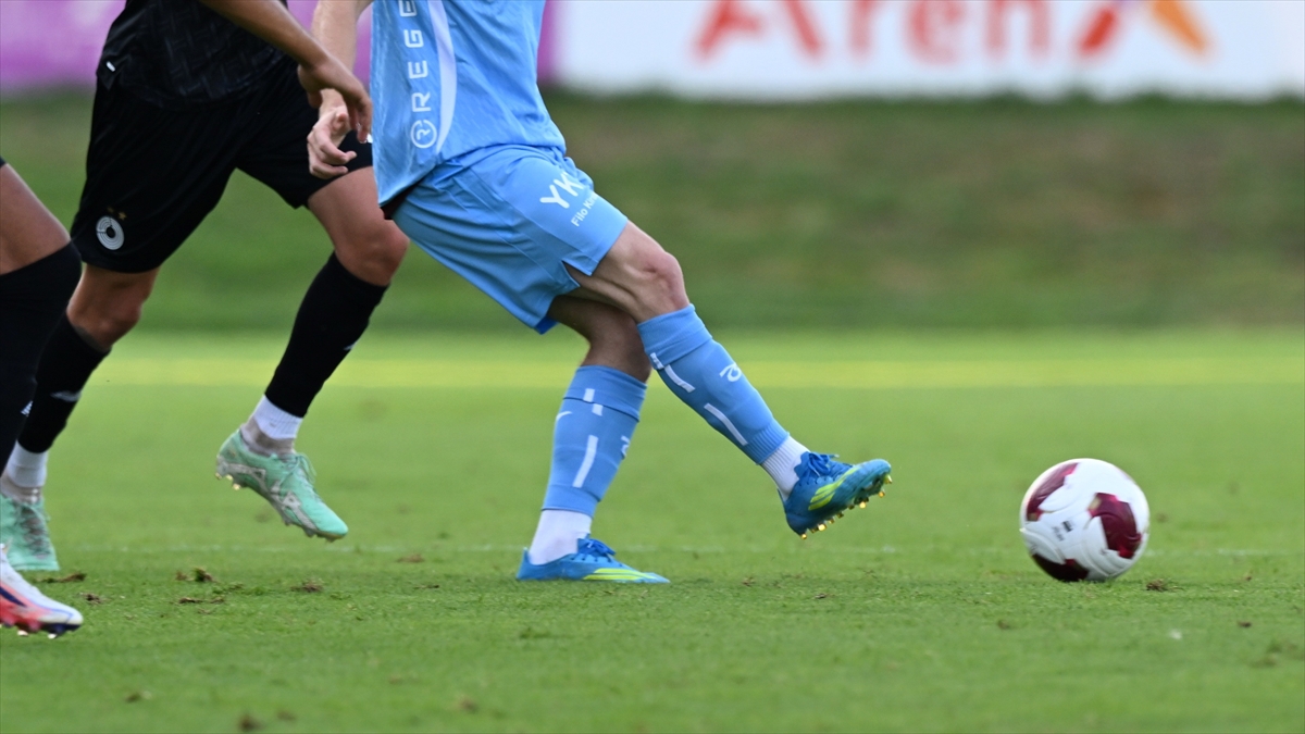 Trabzonspor, yurt dışı kampındaki hazırlık maçlarından 1 galibiyet ve 2 mağlubiyet aldı Trabzonspor, yurt dışı kampındaki hazırlık maçlarından 1 galibiyet ve 2 mağlubiyet aldı