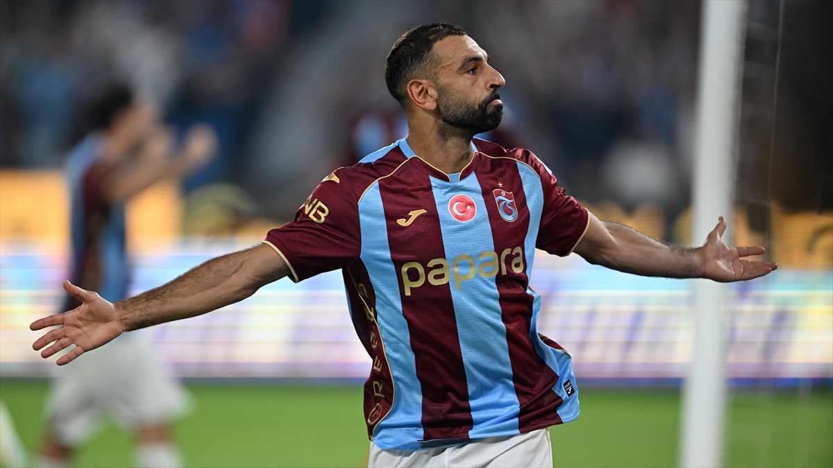 Trabzonspor’da şampiyonluk sonrası en golcü başlangıcı Salah yaptı Trabzonspor’da şampiyonluk sonrası en golcü başlangıcı Salah yaptı