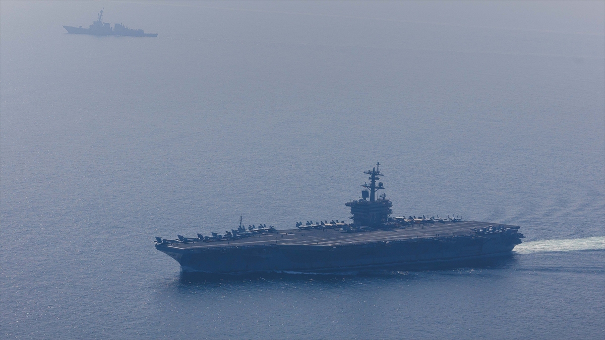 Trump, USS Abraham Lincoln gemisinin yakında benzer bir gemiyle değiştirileceğini söyledi