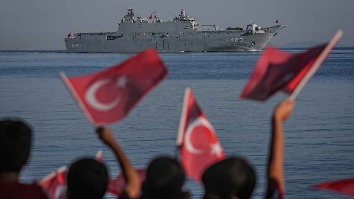 Türk donanmasının seçkin platformları “TEKNOFEST Mavi Vatan” öncesi Yalova’da selamlama geçişi yaptı Türk donanmasının seçkin platformları “TEKNOFEST Mavi Vatan” öncesi Yalova’da selamlama geçişi yaptı
