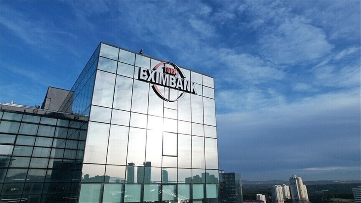 Türk Eximbank’tan yılın ilk yarısında ihracata 32 milyar dolarlık destek Türk Eximbank’tan yılın ilk yarısında ihracata 32 milyar dolarlık destek