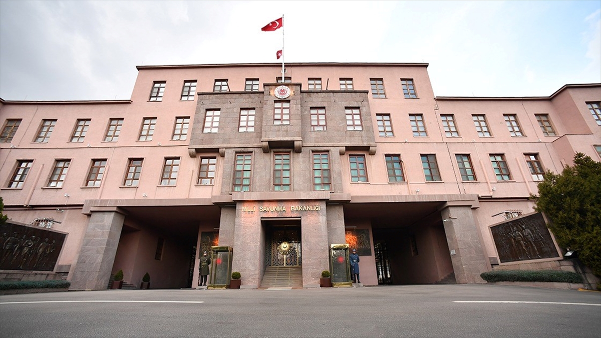 Türk Silahlı Kuvvetlerinde 205 general ve amiral görev yerlerine atandı