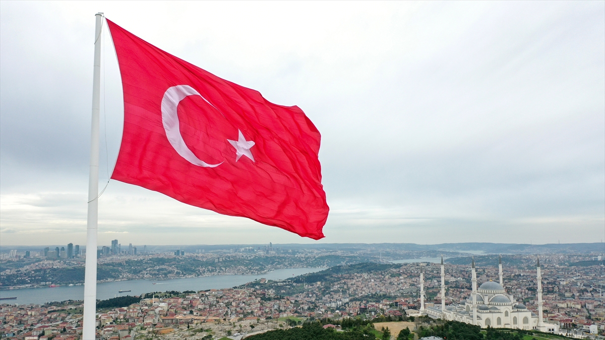 Türkiye ekonomisi yılın ikinci çeyreğinde yıllık bazda yüzde 2,3 büyüdü