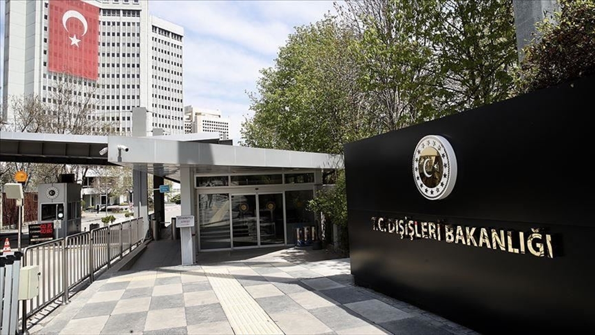 Türkiye, Karadeniz’de saldırıya uğrayan gemilerdeki Türk vatandaşlarının durumunu yakından takip ediyor Türkiye, Karadeniz’de saldırıya uğrayan gemilerdeki Türk vatandaşlarının durumunu yakından takip ediyor