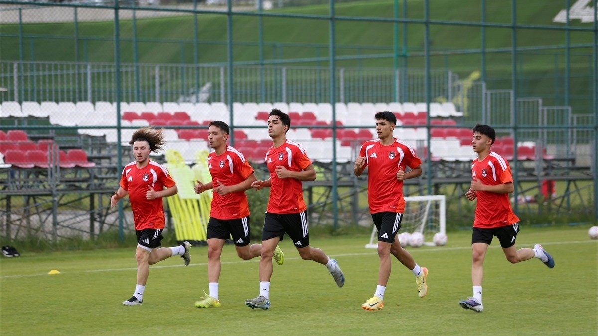 Vanspor FK’de hedef ligde “kalıcı” olmak